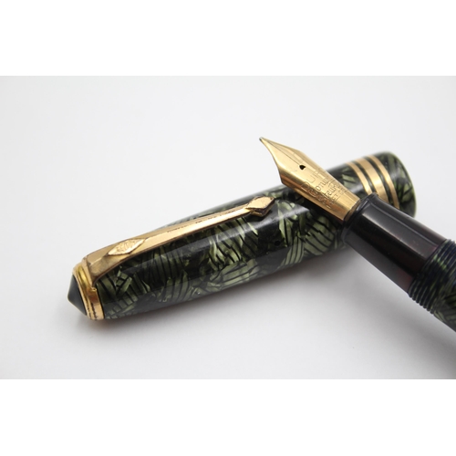 265 - Vintage CONWAY STEWART 58 Green FOUNTAIN PEN w/ 14ct Gold Nib WRITING