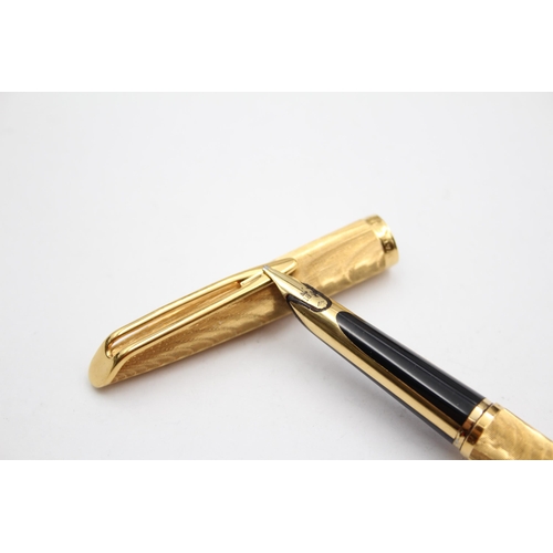 269 - Vintage WATERMAN C/F Gold Plated FOUNTAIN PEN w/ 18ct Gold Nib WRITING (24g)