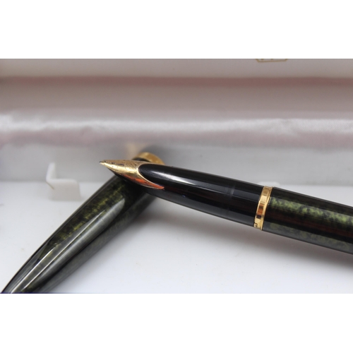 270 - WATERMAN Carene Green Lacquer FOUNTAIN PEN w/ 18ct Gold Nib WRITING Boxed