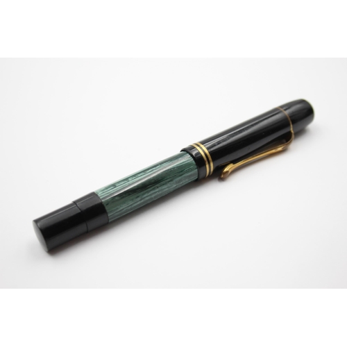 271 - Vintage PELIKAN Gunther Wagner Green & Black FOUNTAIN PEN w/ 14ct Nib WRITING