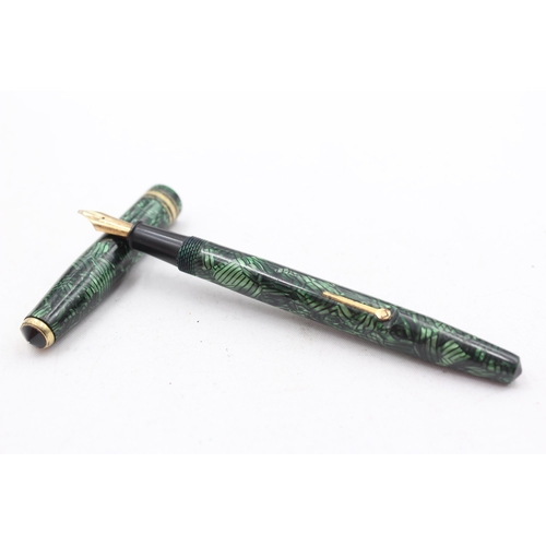 279 - Vintage CONWAY STEWART 73 Green Fountain Pen w/ 14ct Gold Nib WRITING