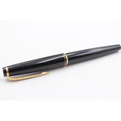 280 - Vintage MONTBLANC 22 Black FOUNTAIN PEN w/ 14ct Gold Nib WRITING Boxed