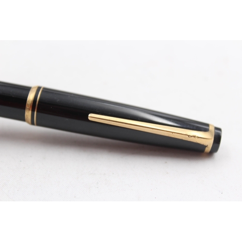 280 - Vintage MONTBLANC 22 Black FOUNTAIN PEN w/ 14ct Gold Nib WRITING Boxed