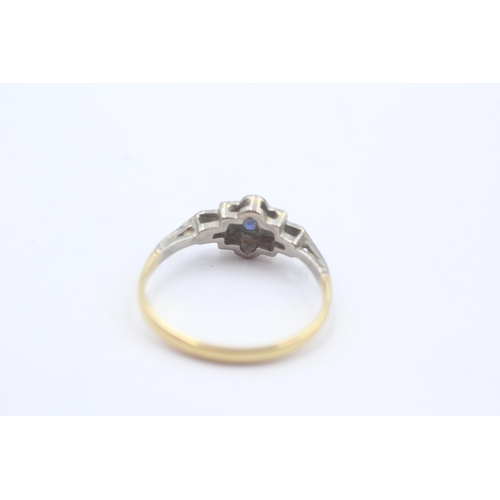 122 - 9ct White And Yellow Gold Diamond And Sapphire Bicolour Cluster Dress Ring (1.7g) size J