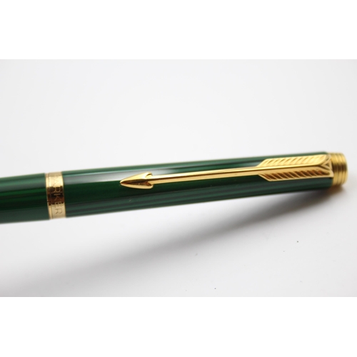 273 - Vintage PARKER 180 Green Lacquer Fountain Pen w/ Gold Plate Nib WRITING