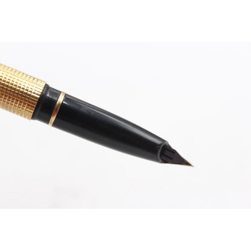 279 - Vintage SHEAFFER Targa Gold Plated  Fountain Pen w/ 14ct Gold Nib WRITING (23g)