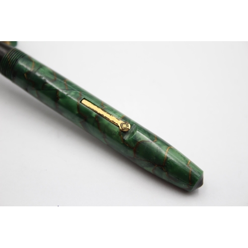 286 - Vintage CONWAY STEWART 84 Green FOUNTAIN PEN w/ 14ct Gold Nib WRITING