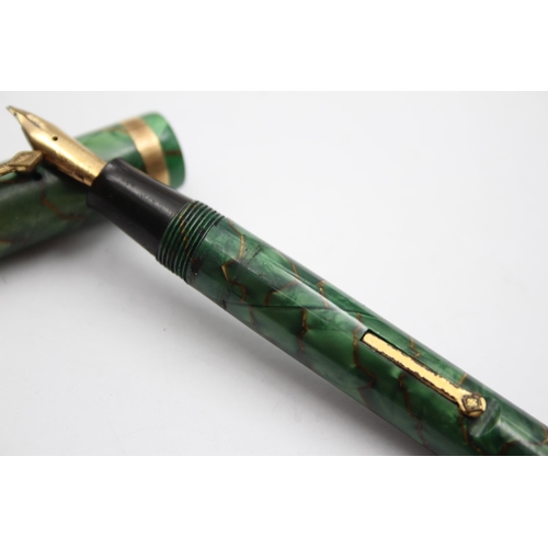 286 - Vintage CONWAY STEWART 84 Green FOUNTAIN PEN w/ 14ct Gold Nib WRITING