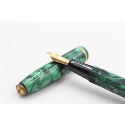 287 - Vintage CONWAY STEWART 85 Green FOUNTAIN PEN w/ 14ct Gold Nib WRITING