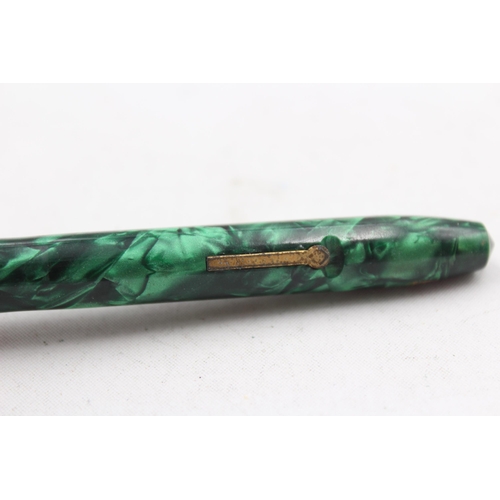 287 - Vintage CONWAY STEWART 85 Green FOUNTAIN PEN w/ 14ct Gold Nib WRITING