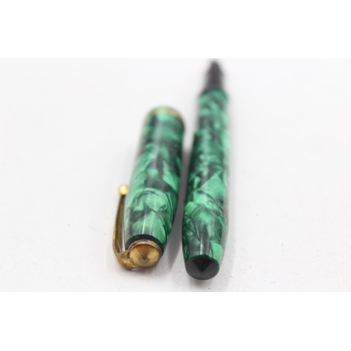 287 - Vintage CONWAY STEWART 85 Green FOUNTAIN PEN w/ 14ct Gold Nib WRITING