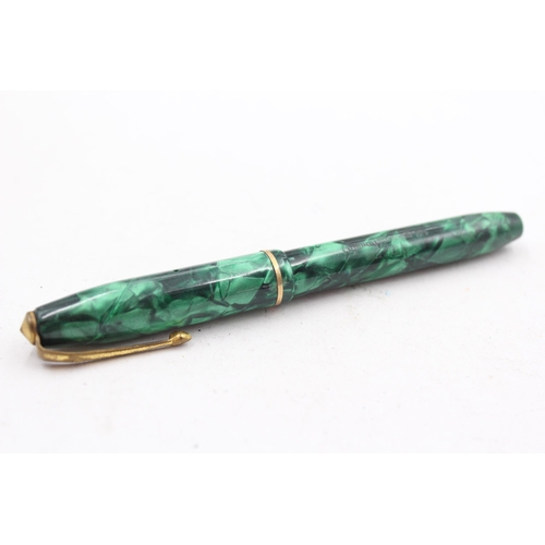 287 - Vintage CONWAY STEWART 85 Green FOUNTAIN PEN w/ 14ct Gold Nib WRITING