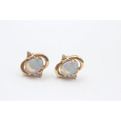 105 - 9ct Gold Diamond & White Opal Stud Earrings (3g)