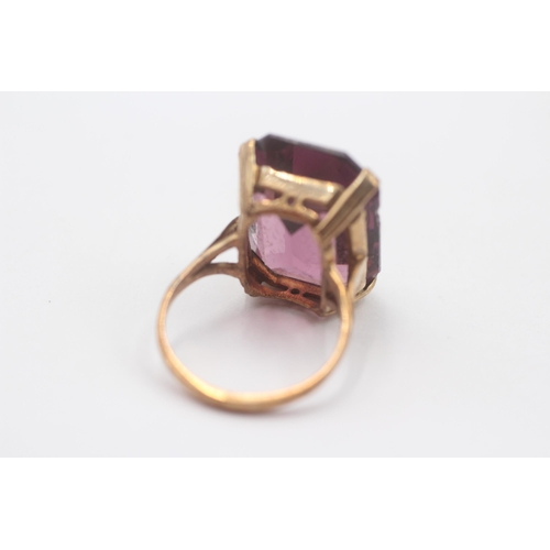 11 - 9ct Gold Purple Paste Single Stone Cocktail Ring (6.9g) Size  N