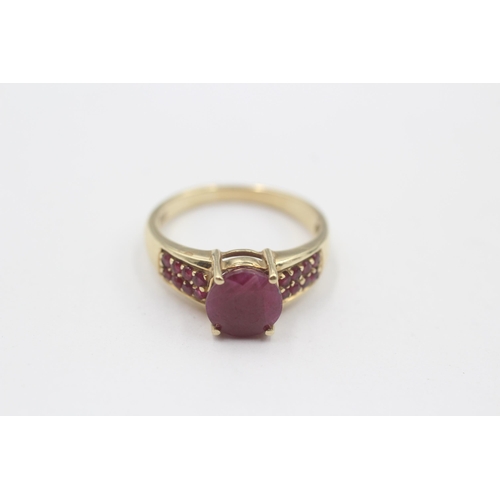 111 - 9ct Gold Ruby Dress Ring (3.3g) Size  P