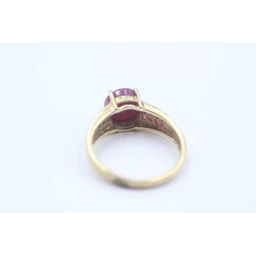 111 - 9ct Gold Ruby Dress Ring (3.3g) Size  P