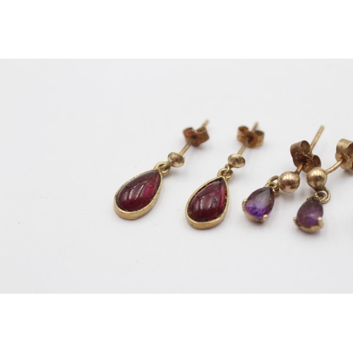 114 - 3 X 9ct Gold Gemstone Set Earrings Inc. Opal, Garnet & Amethyst (2.9g)