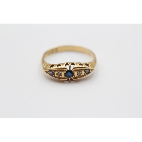 123 - 18ct Gold Vintage Sapphire & Diamond Gypsy Setting Ring (2.1g) Size  N