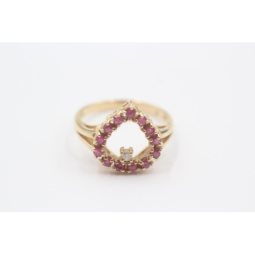 128 - 14ct Gold Diamond & Ruby Heart Statement Ring (2.7g) Size  L