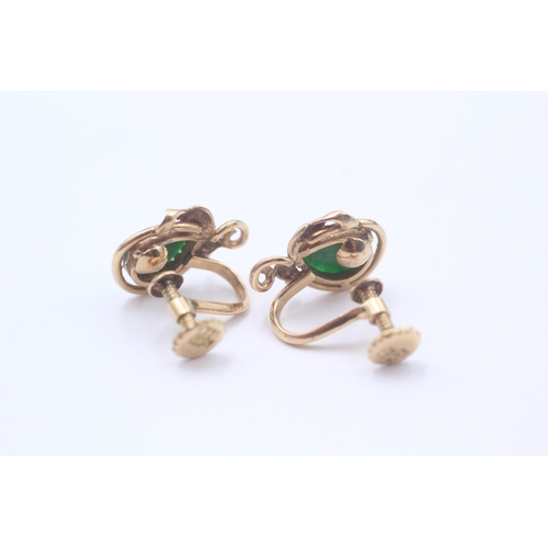 132 - 14ct Gold Jade Floral Screw-Back Earrings (3.6g)