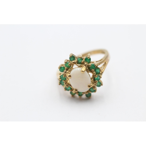 14 - 9ct Gold Emerald & White Opal Dress Ring (3.4g)