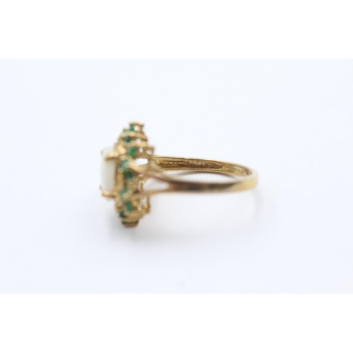14 - 9ct Gold Emerald & White Opal Dress Ring (3.4g)