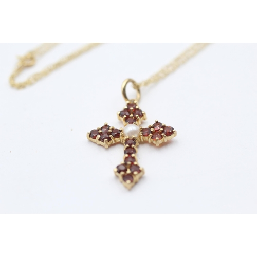 15 - 9ct Gold Garnet & Cultured Pearl Cross Pendant Necklace (2.1g)