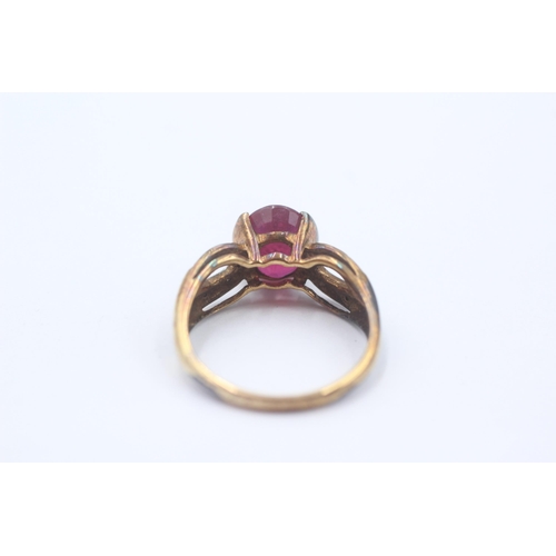 5 - 9ct Gold Glass Field Ruby Single Stone Ring With Diamond Set Split Shank (3g) Size  N
