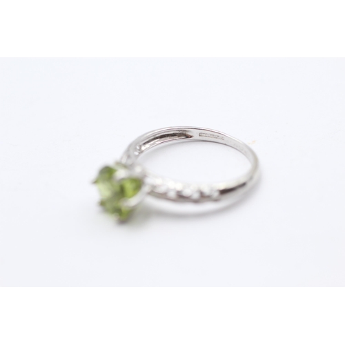 64 - 9ct White Gold Peridot Single Stone Ring (2.3g) Size  N