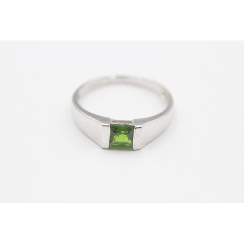 77 - 9ct White Gold Diopside Single Stone Ring (2.4g) Size  R