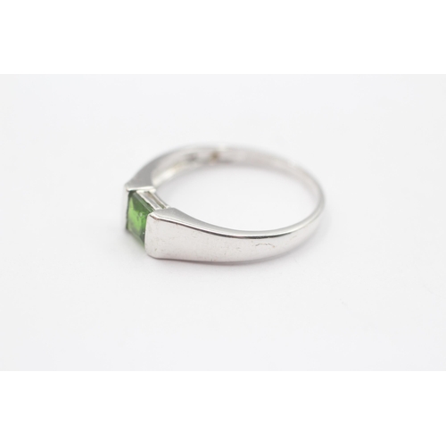 77 - 9ct White Gold Diopside Single Stone Ring (2.4g) Size  R