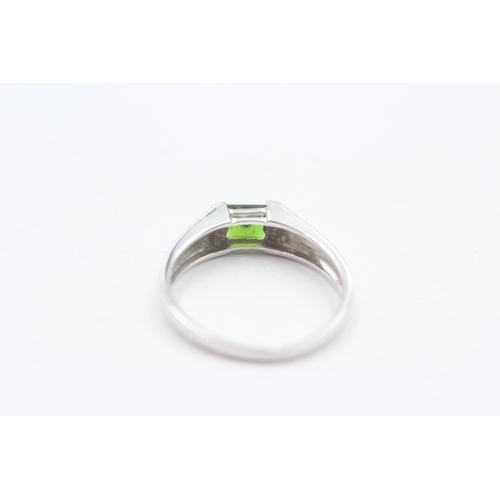 77 - 9ct White Gold Diopside Single Stone Ring (2.4g) Size  R