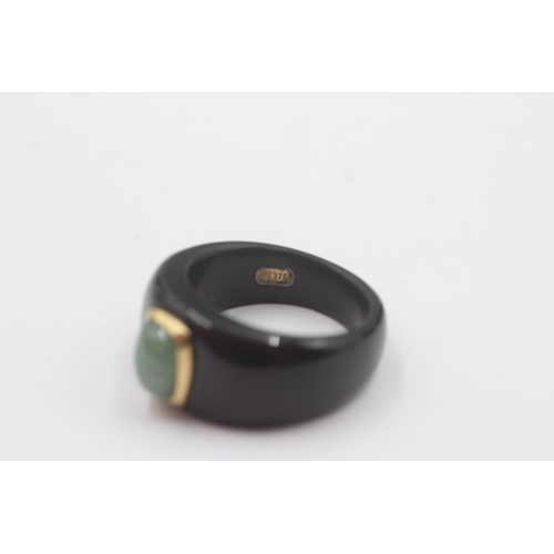 88 - 9ct Gold Jade Ring With Onyx Band (5.2g) Size  P