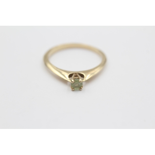 91 - 9ct Gold Green Gemstone Single Stone Ring (1.7g) Size  N