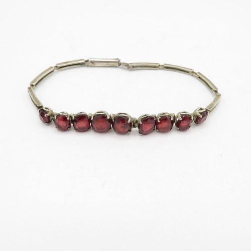 163 - An Antique Silver Garnet Panel Bracelet (10g)