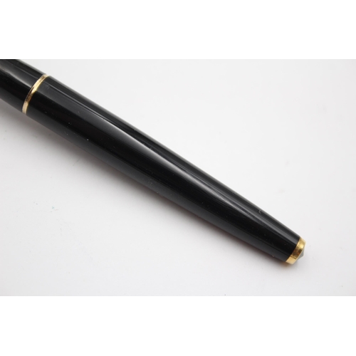 330 - Vintage PARKER 61 Black FOUNTAIN PEN w/ Part Chalk Mark, Rolled Gold Cap Etc