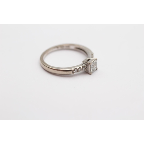 118 - 18ct White Gold Illusion-Set Diamond Dress Ring (2.9g) Size  K