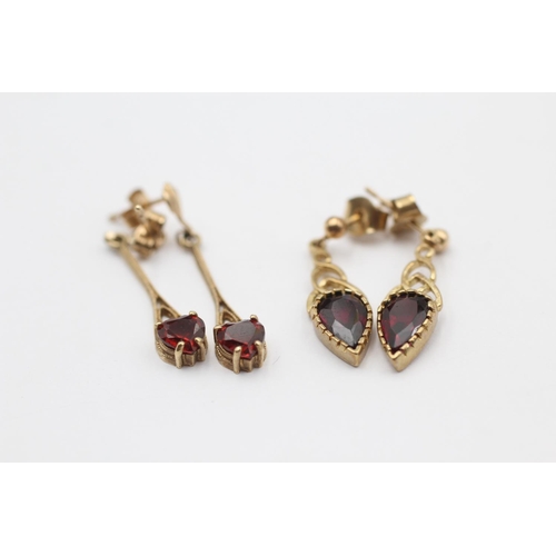 12 - 2 X 9ct Gold Garnet Set Drop Earrings (2g)