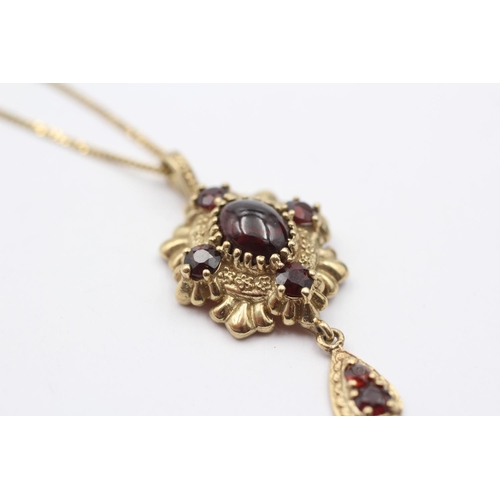 146 - 9ct Gold Garnet Ornate Pendant Necklace (5.8g)