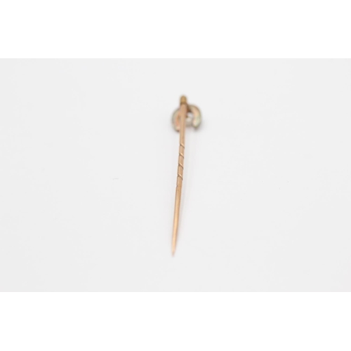 164 - 15ct Gold Victorian Split Pearl Set Lucky Horseshoe Stick Pin (1g)