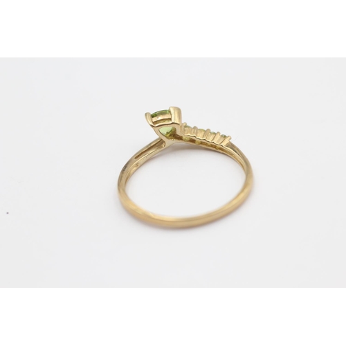 31 - 2 X 9ct Gold Peridot And Amethyst Set Matching Ring (4.1g) Size  U