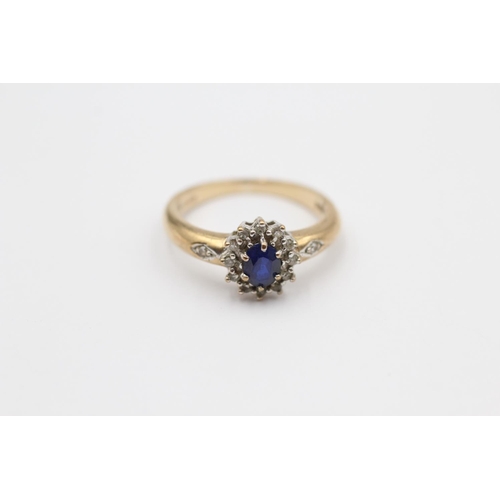 40 - 9ct Gold Diamond & Sapphire Oval Cluster Ring (2.6g) Size  K 1/2