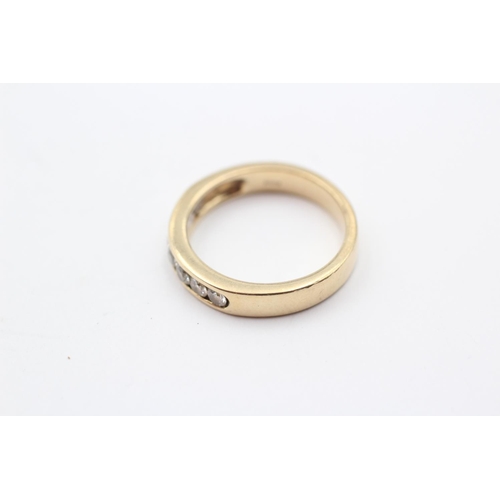 41 - 9ct Gold Diamond Seven Stone Band Ring (4g) Size  O