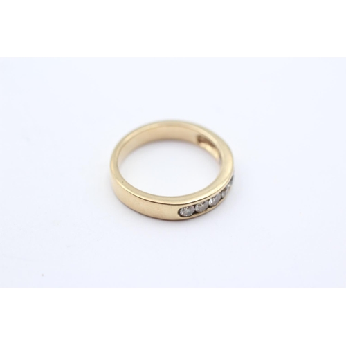 41 - 9ct Gold Diamond Seven Stone Band Ring (4g) Size  O