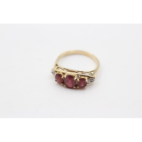56 - 9ct Gold Pink Tourmaline Three Stone Ring With Diamond Highlights (2.6g) Size  N