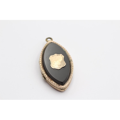 66 - 9ct Gold Back And Front Victorian Onyx And Carnelian Set Locket (8.4g)