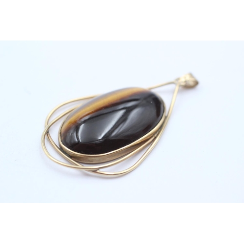 73 - 9ct Gold Tiger's Eye Pendant Necklace (9g)