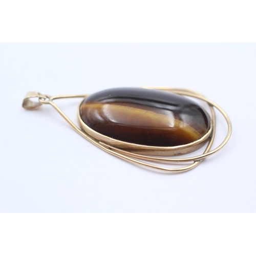 73 - 9ct Gold Tiger's Eye Pendant Necklace (9g)