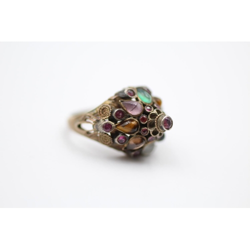 93 - 9ct Gold & Silver Multi-Gemstone Princess Ring Inc. Ruby, Garnet, Agate, Tiger's Eye & Sapphire (6.2... 