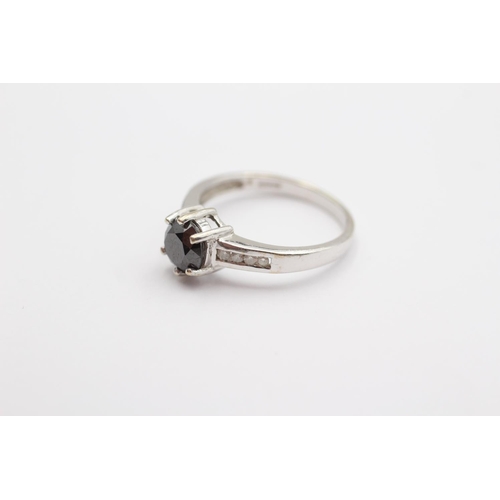 96 - 9ct White Gold Black Gemstone Single Stone Ring With Diamond Set Shank (3.3g)